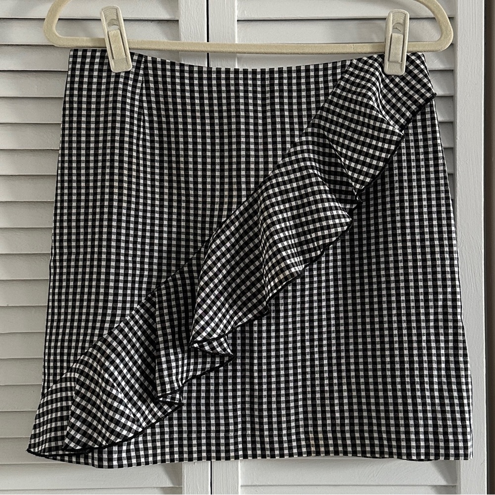 H&M Gingham Mini Skirt with a Ruffle